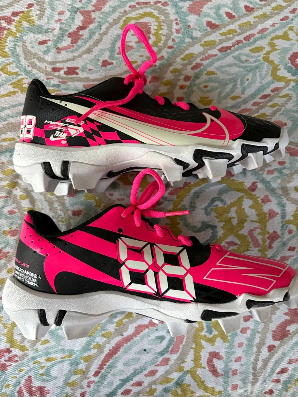 Nike Hyperdiamond 4 Keystone GG kids Black & Hot Pink Athletic Cleats size 3